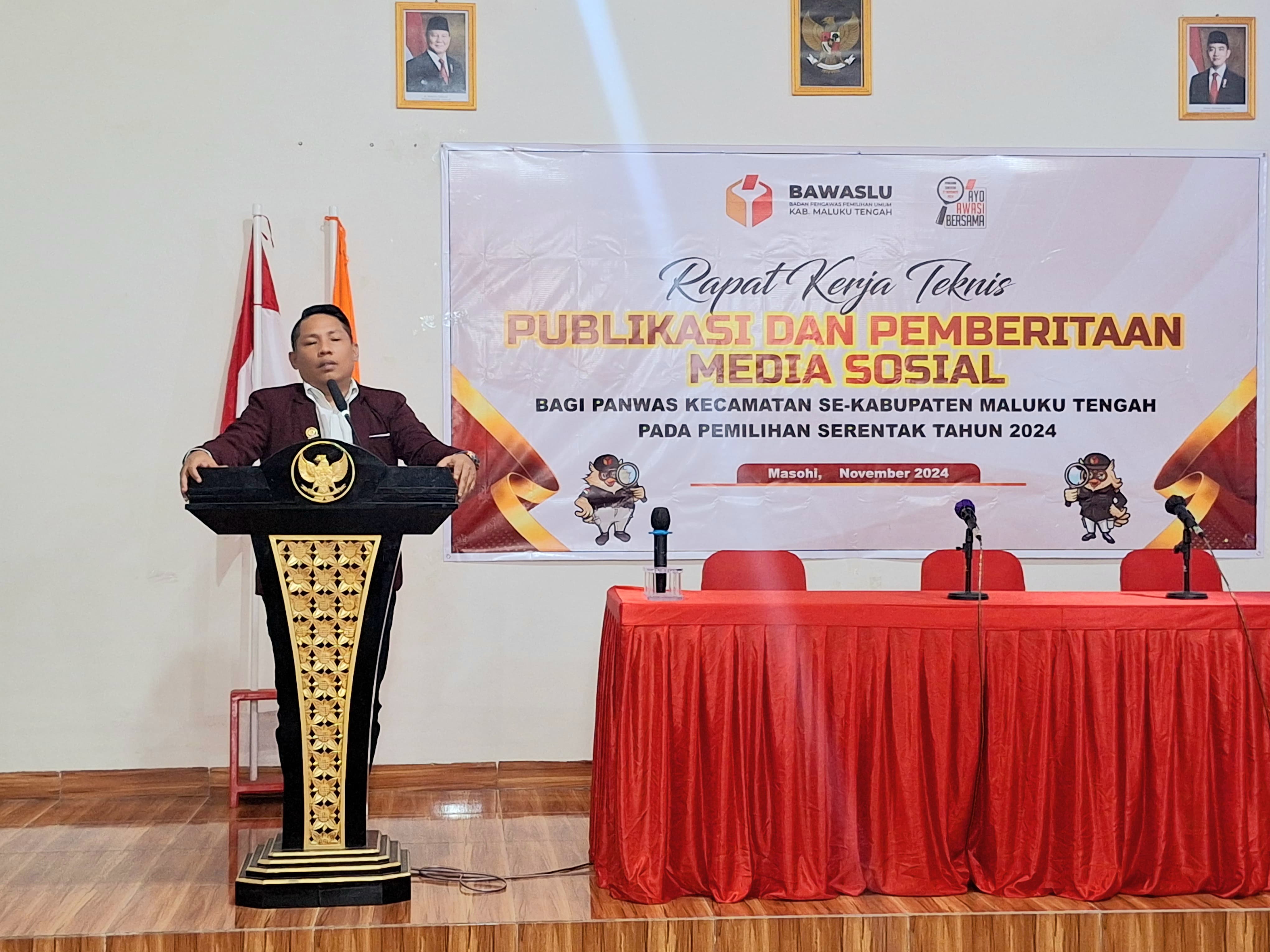 Sambutan Ketua Bawaslu Maluku Tengah sekaligus Membuka dengan resmi Kegiatan Rakernis Publikasi dan Pemberitaan Media Sosial bagi Panwaslu Kecamatan se-Kabupaten Maluku Tengah