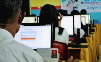 304 Peserta Calon Panwascam Bawaslu Kab. Maluku Tengah Ikuti Tes CAT Hari Pertama