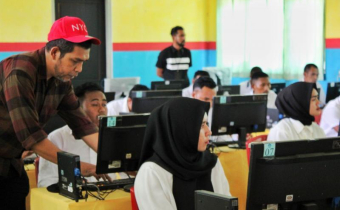 Hari Terakhir Bawaslu Kab. Maluku Tengah Gelar Seleksi Tertulis Computer Assisted Test (Socrative) Calon Anggota Panwaslu Kecamatan