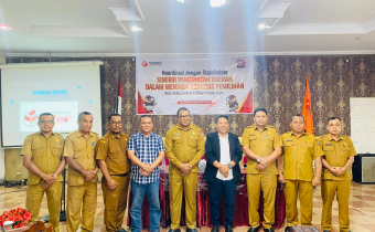 Foto bersama Ketua Bawaslu Maluku Tengah, PJ Sekda dan Jajaran OPD Maluku Tengah